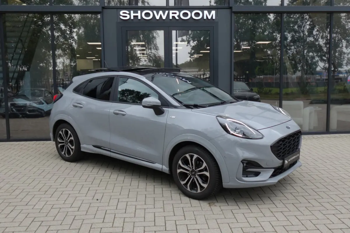 1.0 EcoBoost ST-Line PANO CAM CRUISE