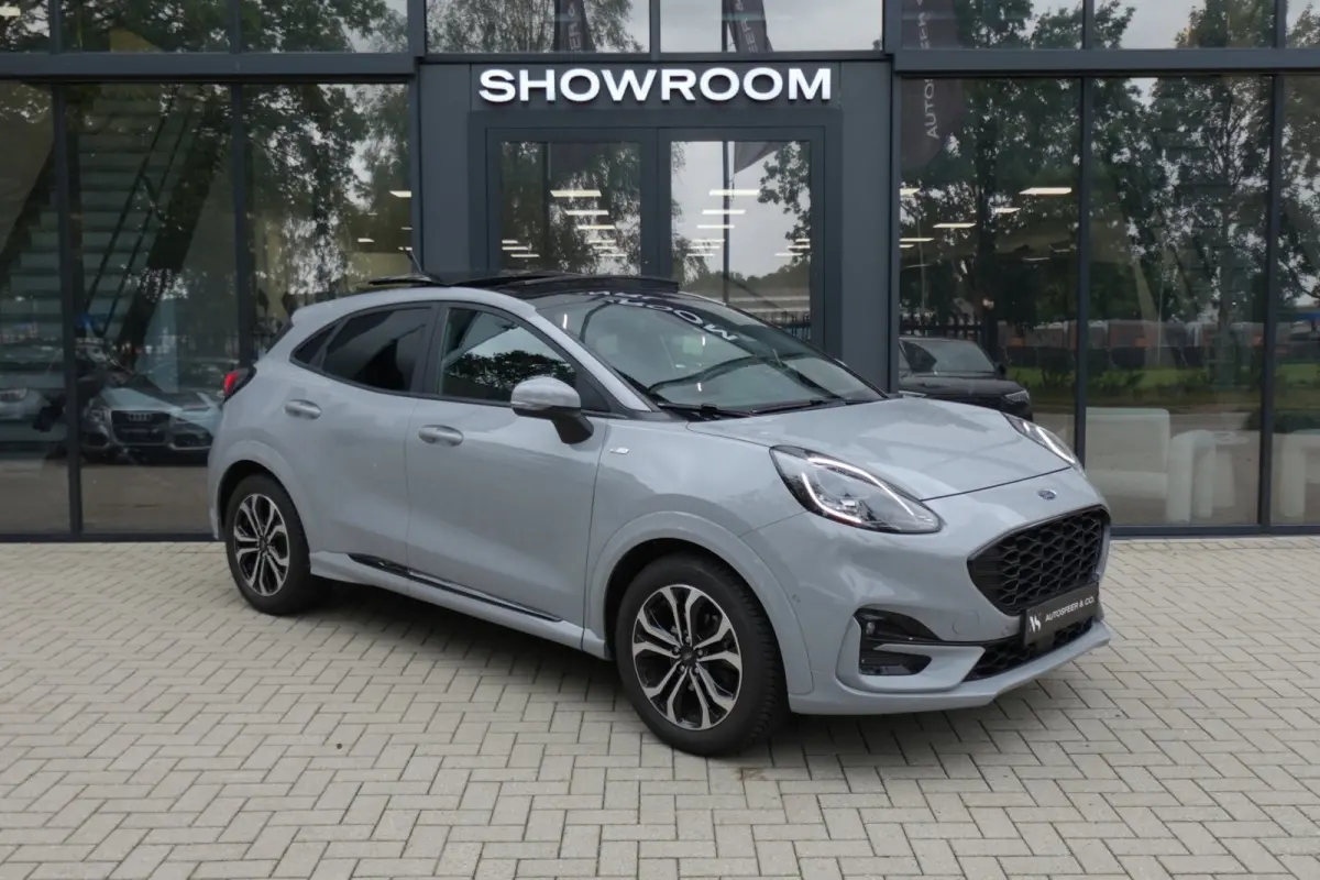 1.0 EcoBoost ST-Line PANO CAM CRUISE