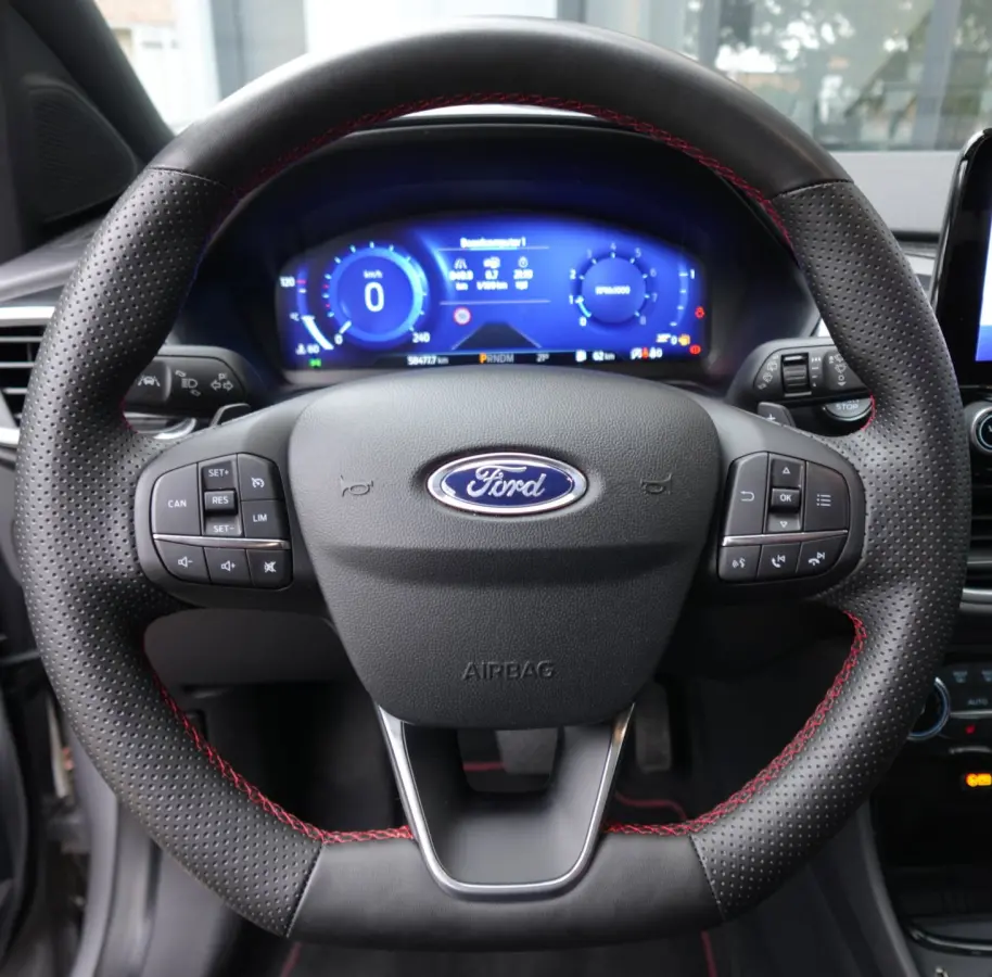 1.0 EcoBoost ST-Line PANO CAM CRUISE
