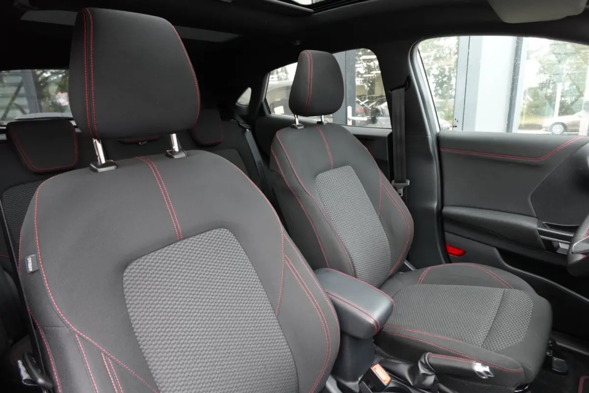 1.0 EcoBoost ST-Line PANO CAM CRUISE