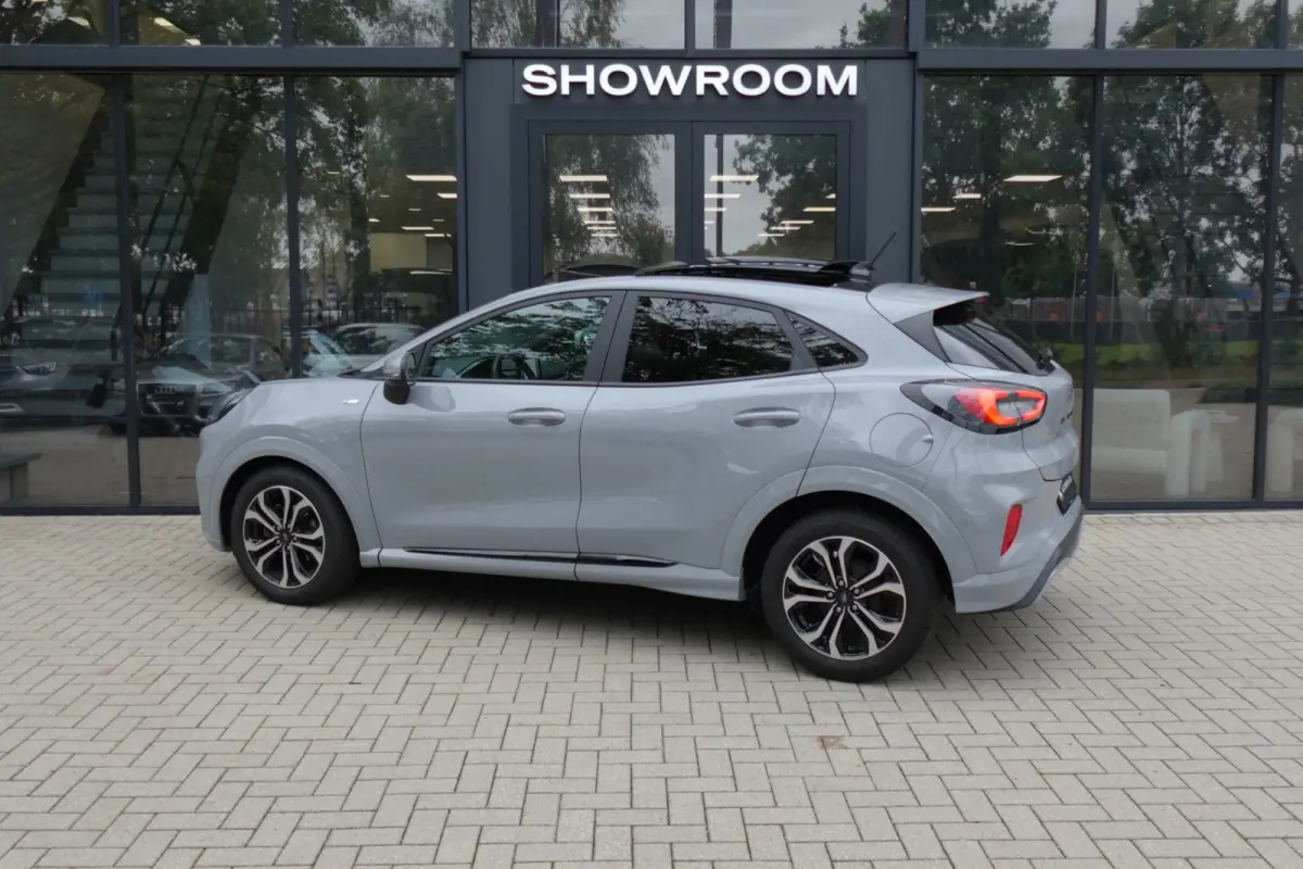 1.0 EcoBoost ST-Line PANO CAM CRUISE