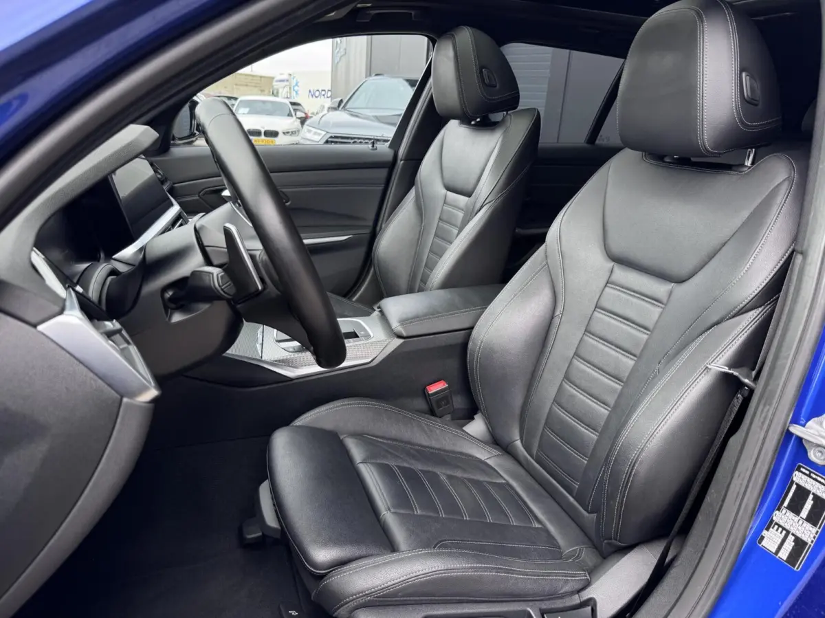 320i High Executive