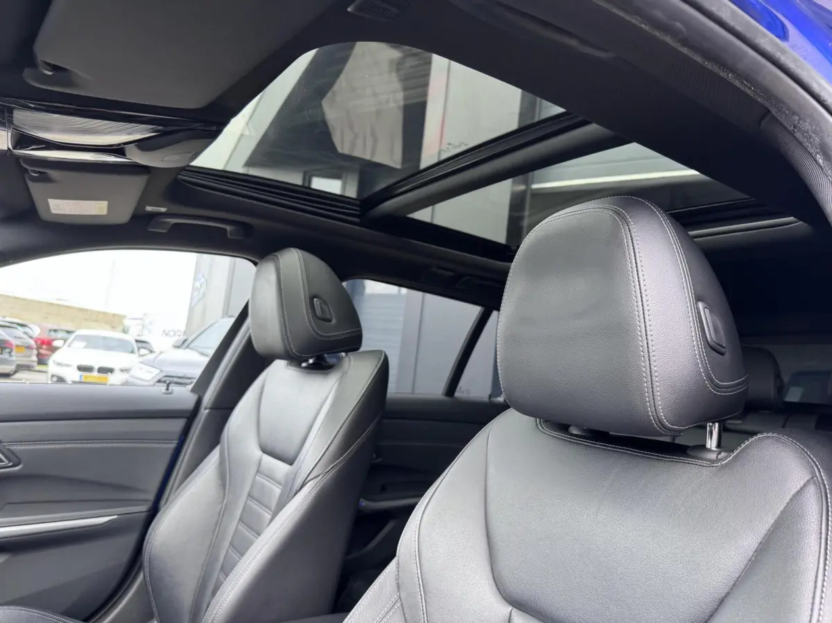 320i High Executive