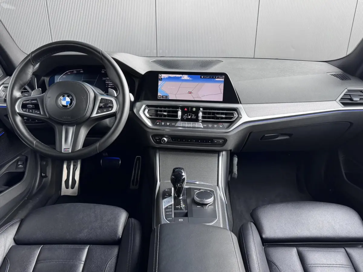 320i High Executive