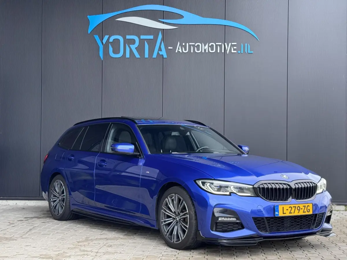 320i High Executive