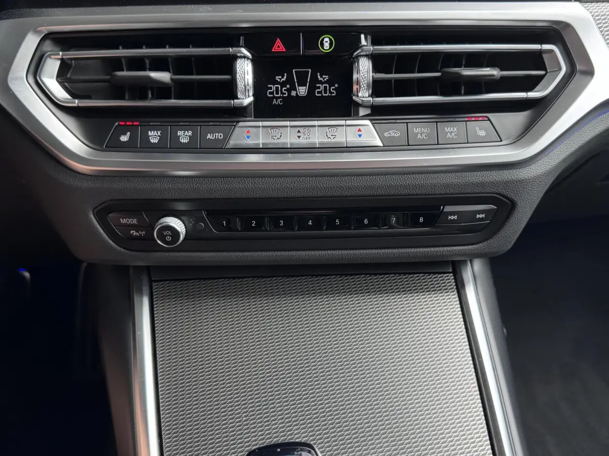 320i High Executive