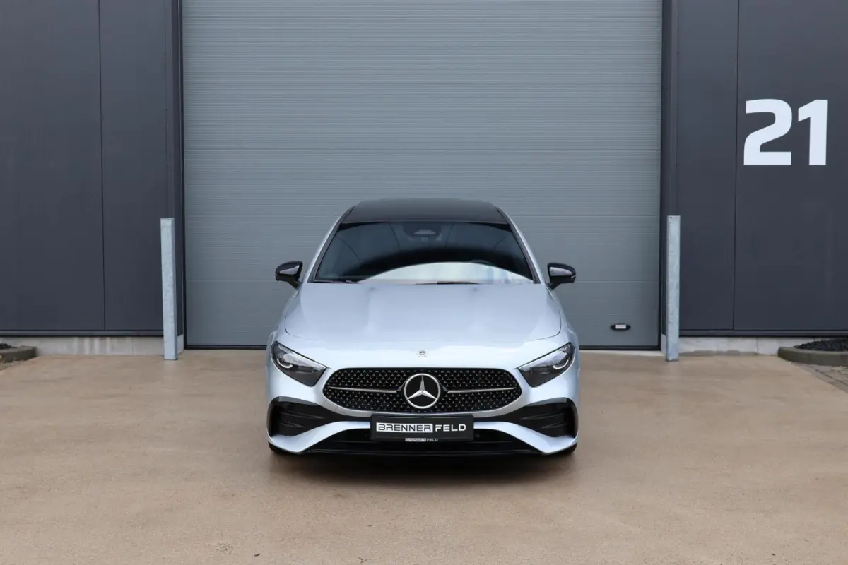 200 AMG Line / Panoramadak / Memory Stoelen / Keyless-Go / 360 Camera / Stuurwielverwarming