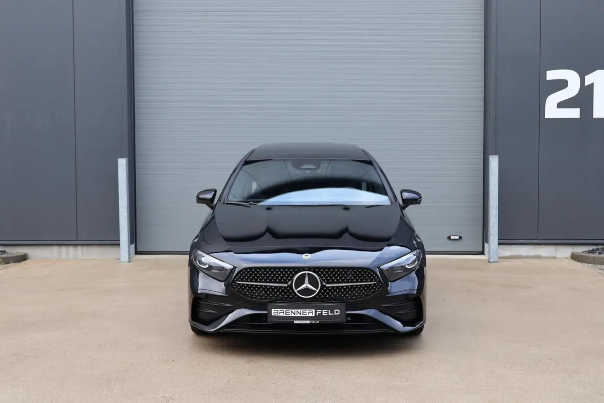 200 AMG Line / Panoramadak / Burmester Surround / Keyless-Go / 360 Camera / Stuurwielverwarming / Special Edition