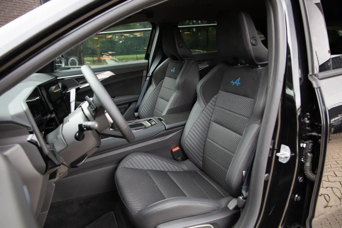 1.2 E-Tech full hybrid 200 esprit Alpine , Adap. cruise, Voorruitverwarming, Achteruitrijcamera,