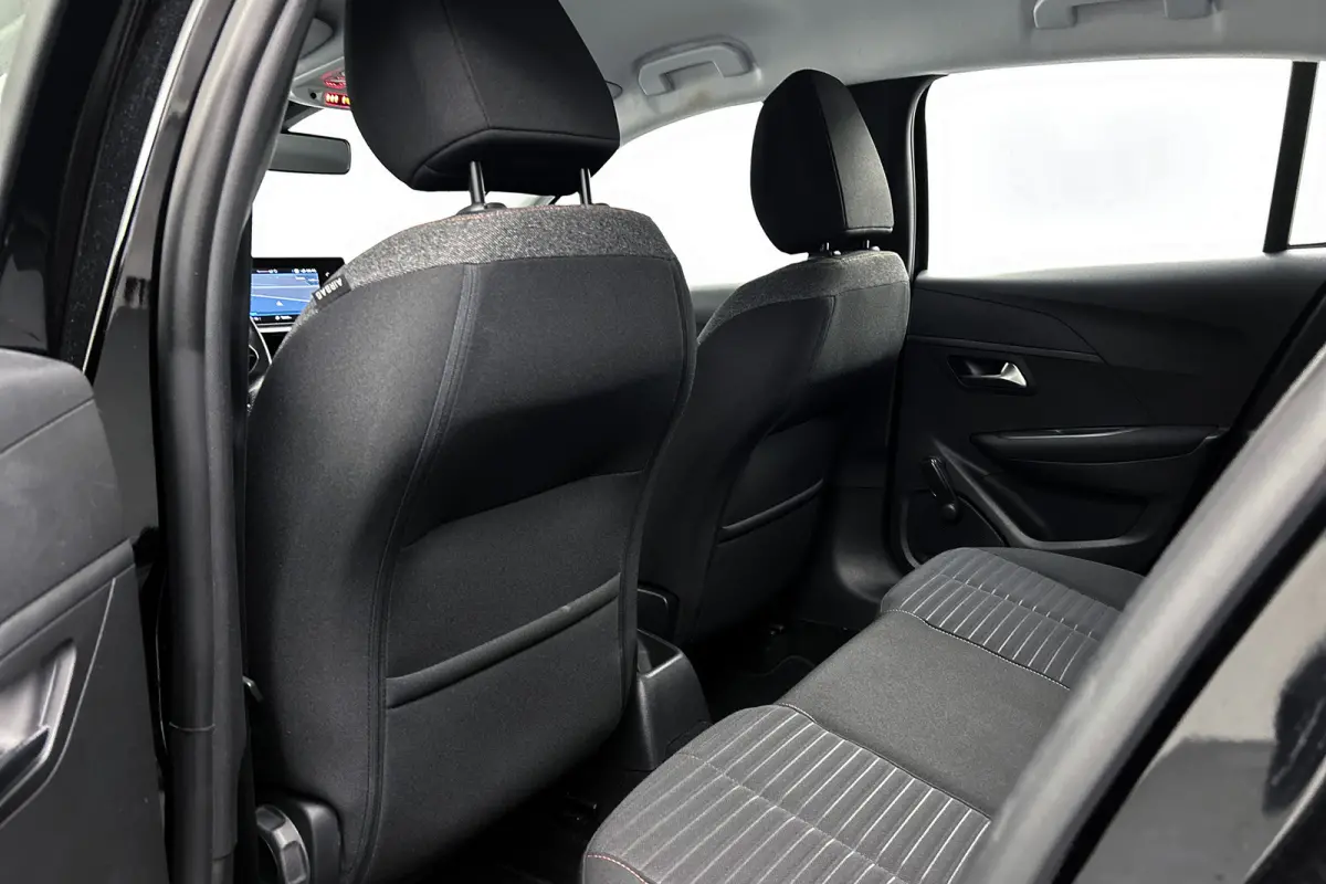 1.2 PureTech Blue Lease Active | Cruise control | Apple Carplay