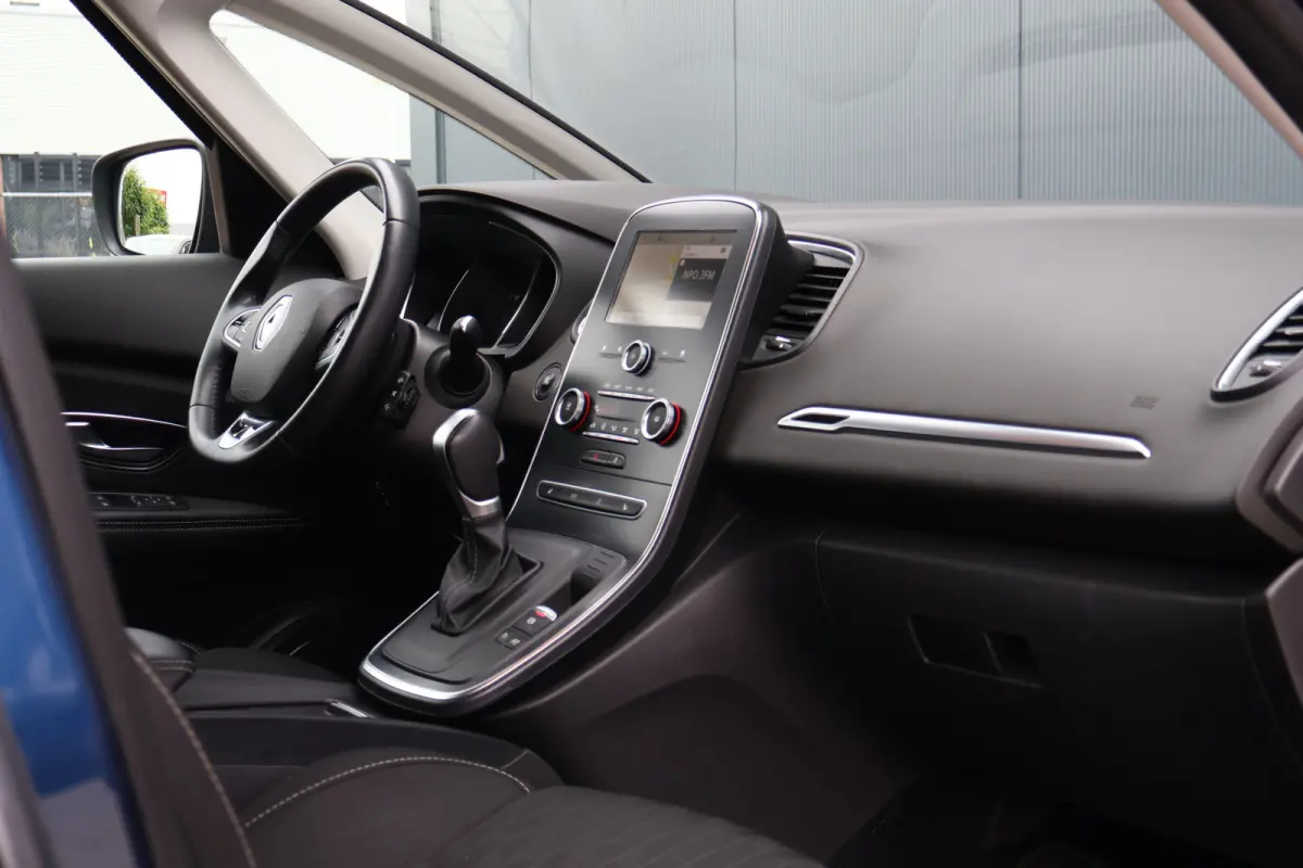 1.3 TCe Limited Automaat | Trekhaak | Stoelverwarming | Camera | Keyless | Apple Carplay / Android Auto | 20 Inch