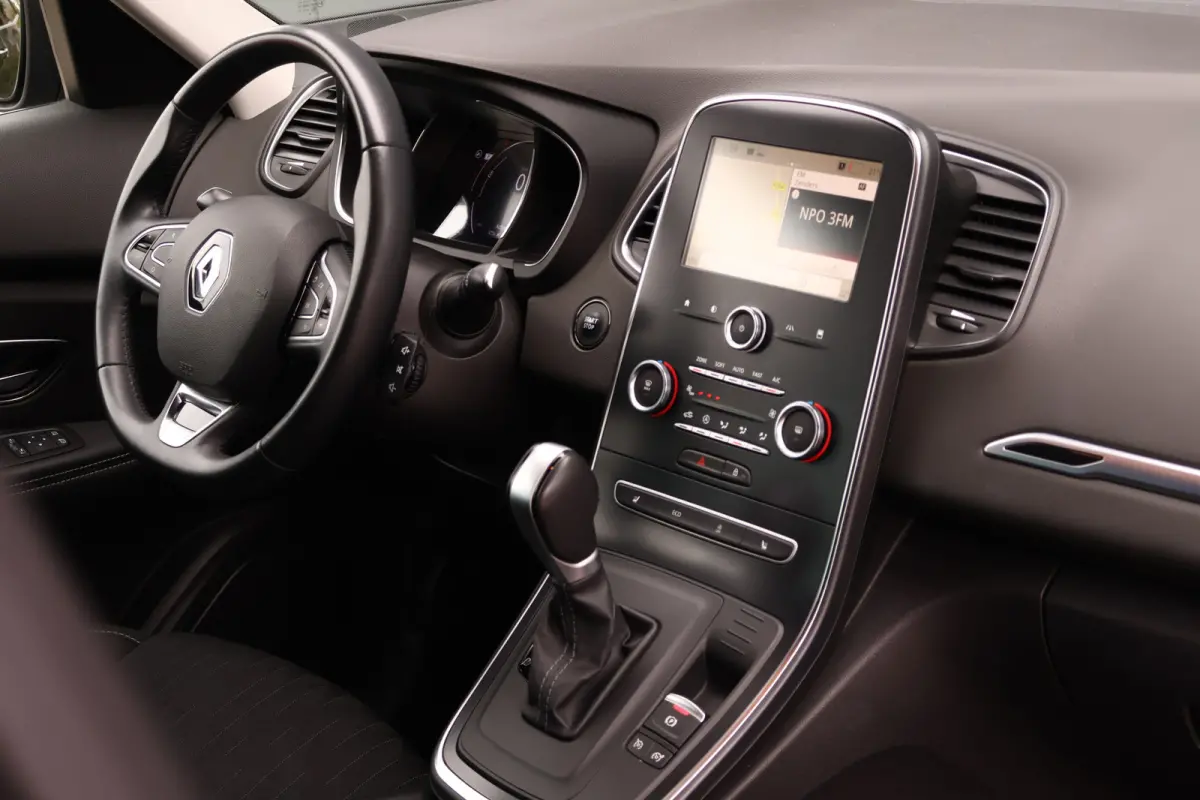 1.3 TCe Limited Automaat | Trekhaak | Stoelverwarming | Camera | Keyless | Apple Carplay / Android Auto | 20 Inch