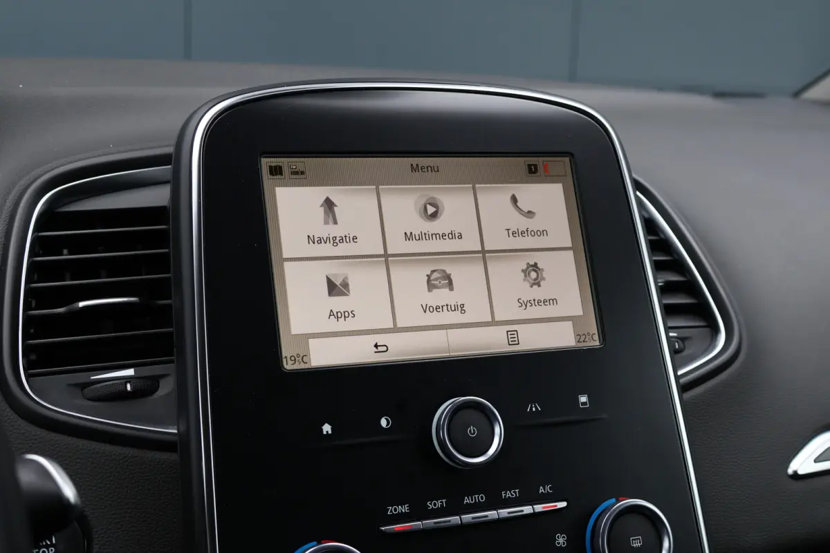 1.3 TCe Limited Automaat | Trekhaak | Stoelverwarming | Camera | Keyless | Apple Carplay / Android Auto | 20 Inch