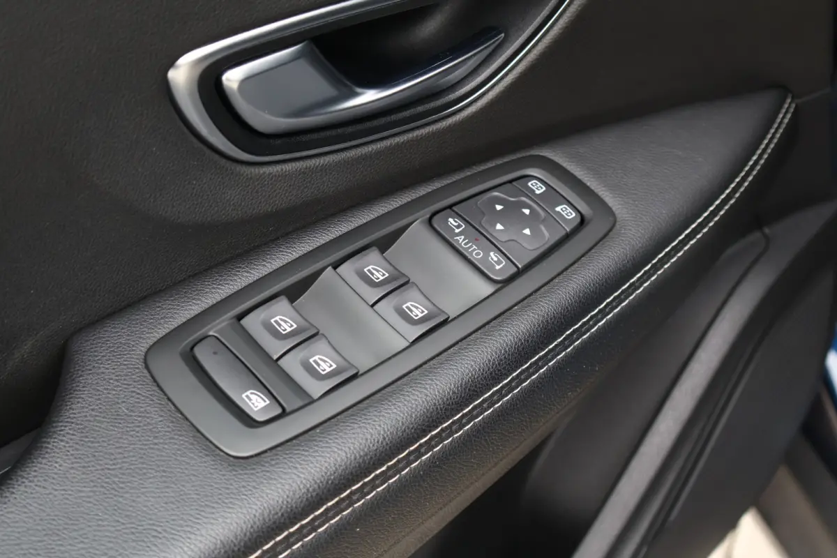 1.3 TCe Limited Automaat | Trekhaak | Stoelverwarming | Camera | Keyless | Apple Carplay / Android Auto | 20 Inch