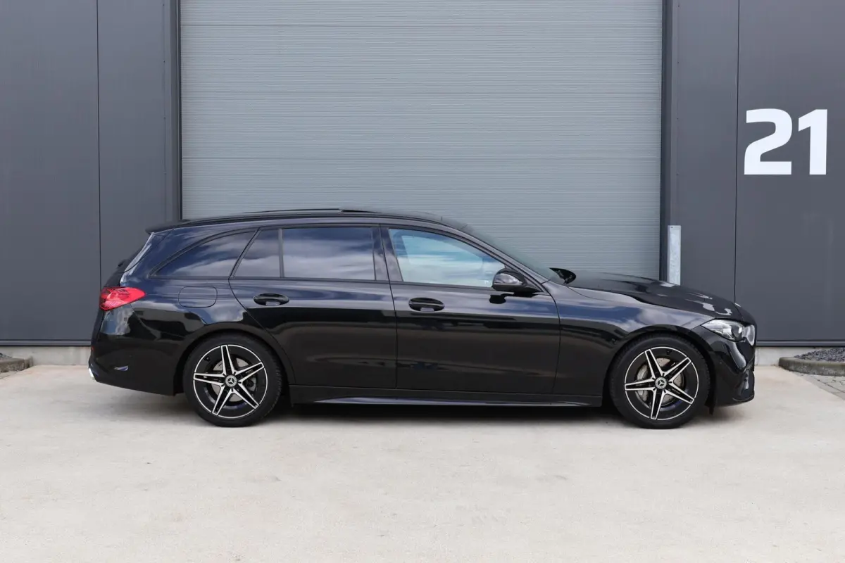 220 d AMG Line / Panoramadak / Burmester Surround / Massage Stoelen / Night Pakket / Trekhaak Wegklapbaar