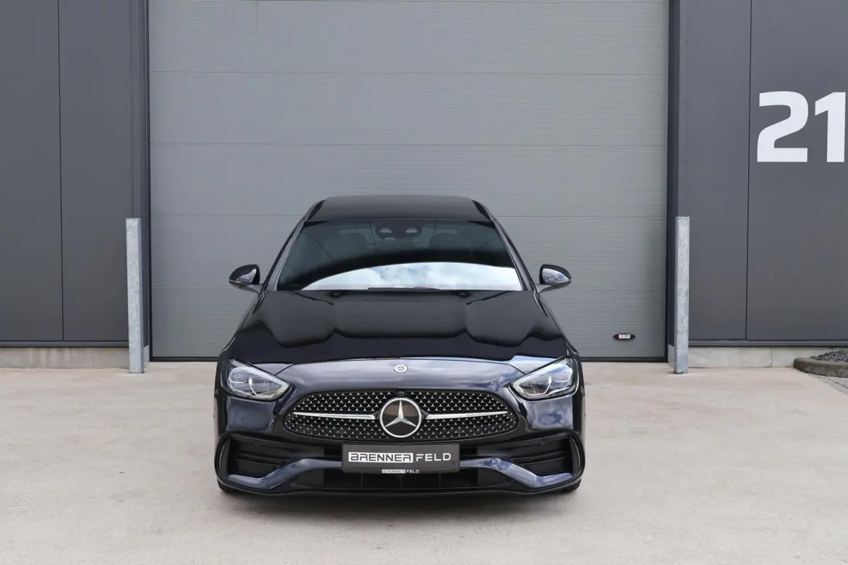 220 d AMG Line / Panoramadak / Burmester Surround / Massage Stoelen / Night Pakket / Trekhaak Wegklapbaar
