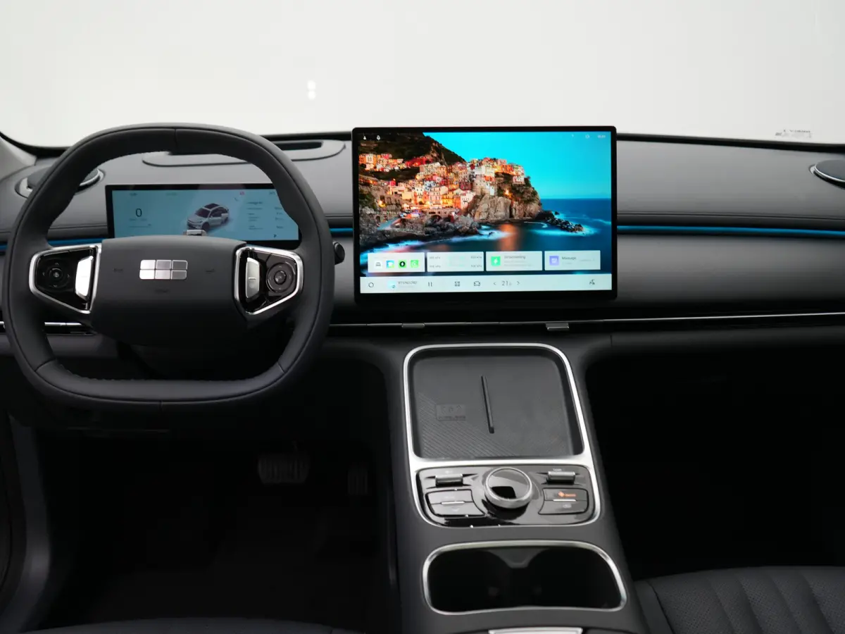 1.5 Max+ 29,8 kWh | 136km WLTP | Full Options | Panoramadak | Flyme Audio | 360° Camera |
