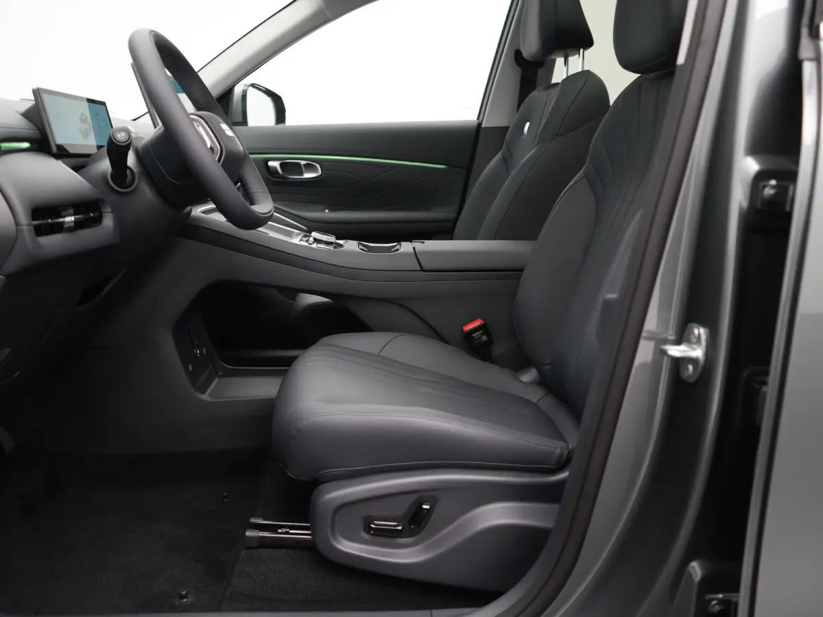 1.5 Max+ 29,8 kWh | 136km WLTP | Full Options | Panoramadak | Flyme Audio | 360° Camera |