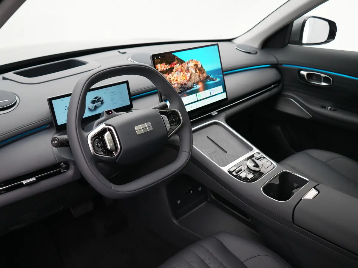 1.5 Max+ 29,8 kWh | 136km WLTP | Full Options | Panoramadak | Flyme Audio | 360° Camera |