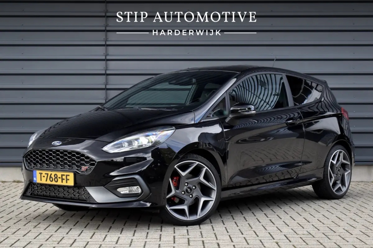 1.5 ST-3 200pk | Recaro Seats | Bang & Olufsen | Keyless Entry & Start | Camera | Stoel + Stuur verwarming |
