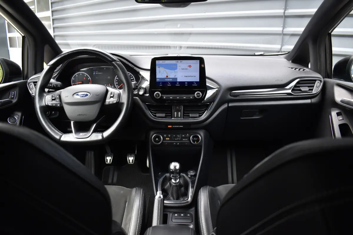 1.5 ST-3 200pk | Recaro Seats | Bang & Olufsen | Keyless Entry & Start | Camera | Stoel + Stuur verwarming |