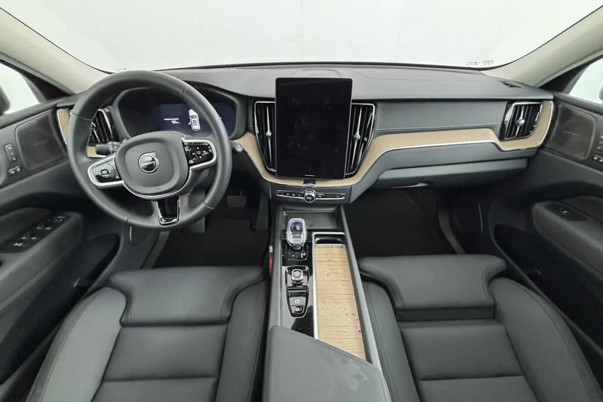 T6 350PK AWD Ultra Dark | 21" | Luchtvering | Trekhaak | facelift | HUD | Priv. glas