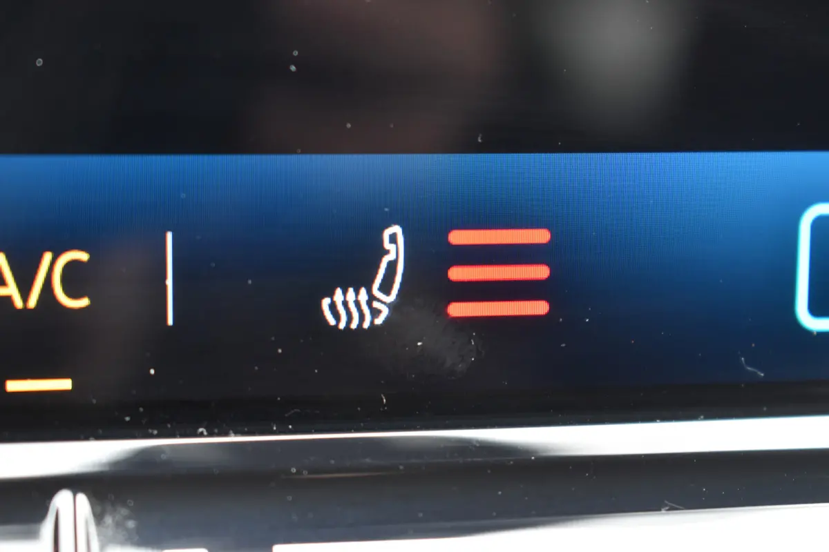 1.5 eTSI 150pk R-Line Edition Automaat | Apple Carplay & Android Auto | Airco ECC | Camera achter | Parkeersensoren voor en achter | Stoel verwarming | Isofix Bevestigingspunten | Zeer Compl