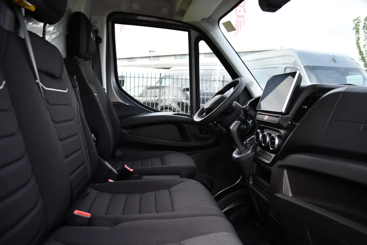 35S18 L2H2 PB Edition FACELIFT! Virtual, Adaptieve Cruise, Camera, Carplay, Automaat, 3500kg Trekhaak, Sensoren, 180pk, Multimedia, Uniek!