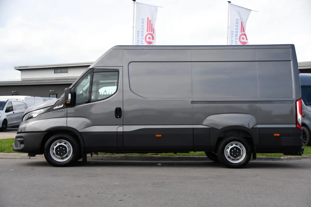 35S18 L2H2 PB Edition FACELIFT! Virtual, Adaptieve Cruise, Camera, Carplay, Automaat, 3500kg Trekhaak, Sensoren, 180pk, Multimedia, Uniek!