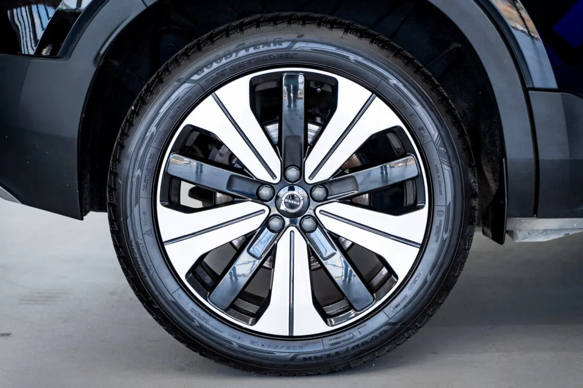 T5 262PK Inscription Expression | 19" | Nubuck | Park Assist Pack