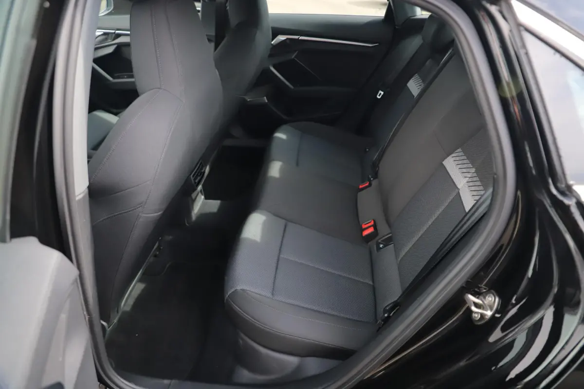 30 TFSI Business edition Automaat Sportstoelen LMV Full LED Navigatie Carplay Android Climate Cruise Control