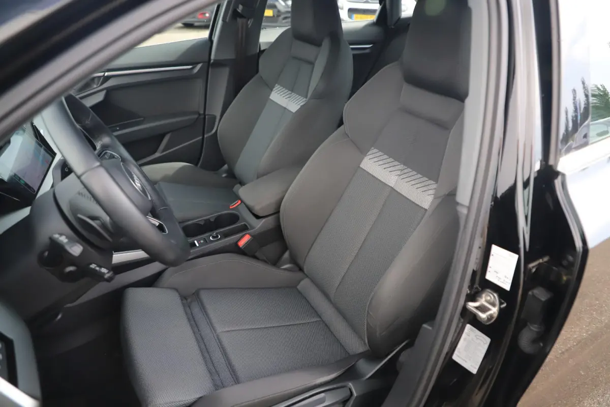 30 TFSI Business edition Automaat Sportstoelen LMV Full LED Navigatie Carplay Android Climate Cruise Control