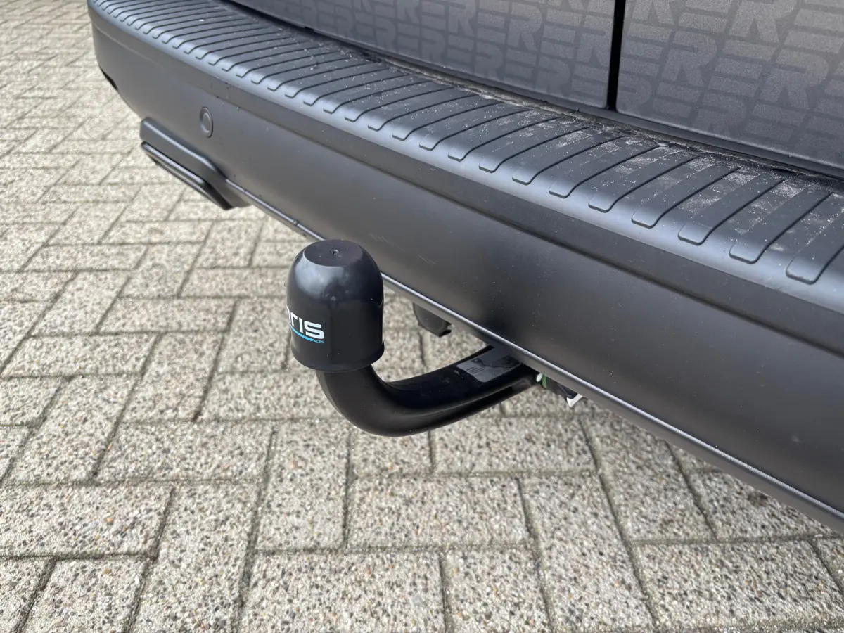 EV L2 75 kWh Dynamic By Revolve | Betimmering | Camera | Stoelverwarming | Cruise Control | Navi | CLimate | Leder | Sidesteps | LED | Keyless