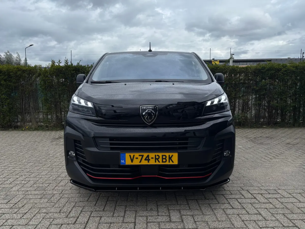 EV L2 75 kWh Dynamic By Revolve | Betimmering | Camera | Stoelverwarming | Cruise Control | Navi | CLimate | Leder | Sidesteps | LED | Keyless