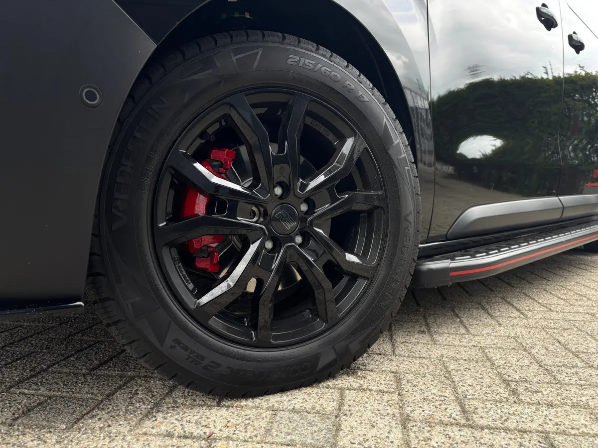 EV L2 75 kWh Dynamic By Revolve | Betimmering | Camera | Stoelverwarming | Cruise Control | Navi | CLimate | Leder | Sidesteps | LED | Keyless
