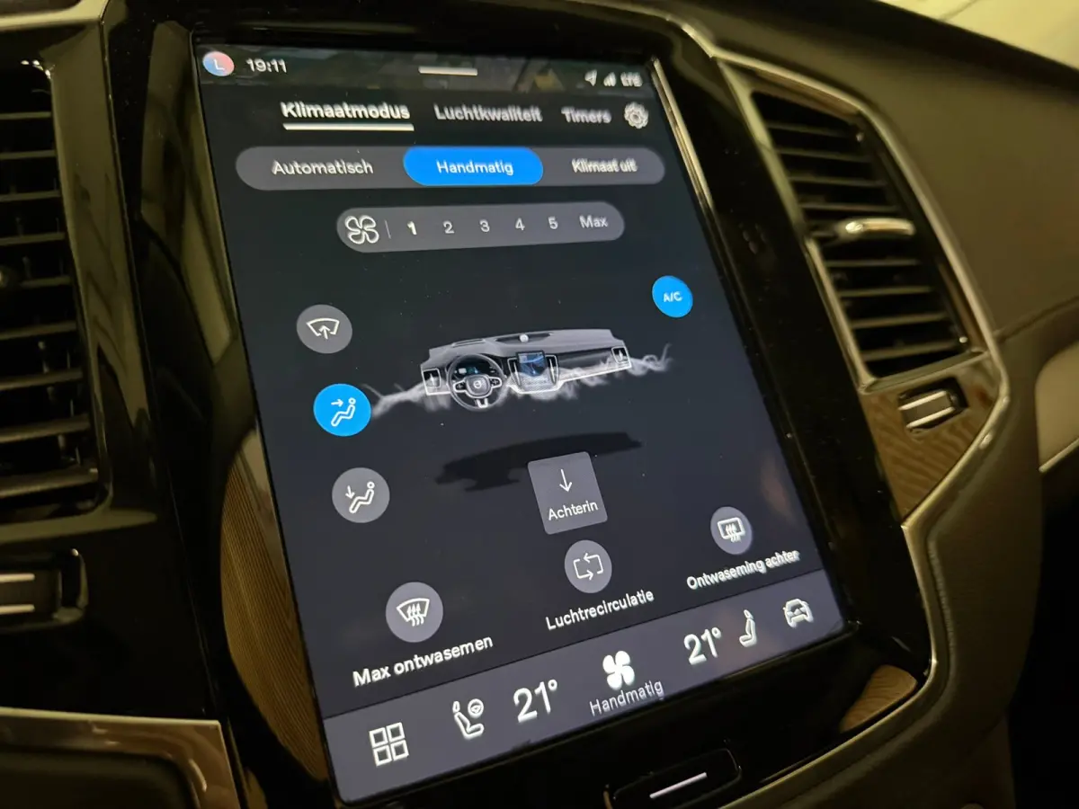 T8 AWD Recharge Ultra Ultimate Bright | 360 Camera | Head-Up Display | Harman Kardon | 455pk | Adaptieve Cruise Control | Stoelverwarming voor+achter | Stuurwielverwarming | Schuifdak | 20 I