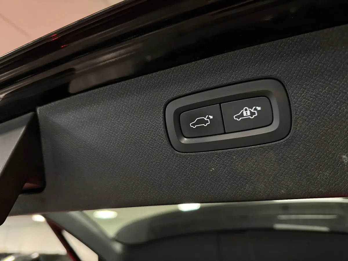 T8 AWD Recharge Ultra Ultimate Bright | 360 Camera | Head-Up Display | Harman Kardon | 455pk | Adaptieve Cruise Control | Stoelverwarming voor+achter | Stuurwielverwarming | Schuifdak | 20 I