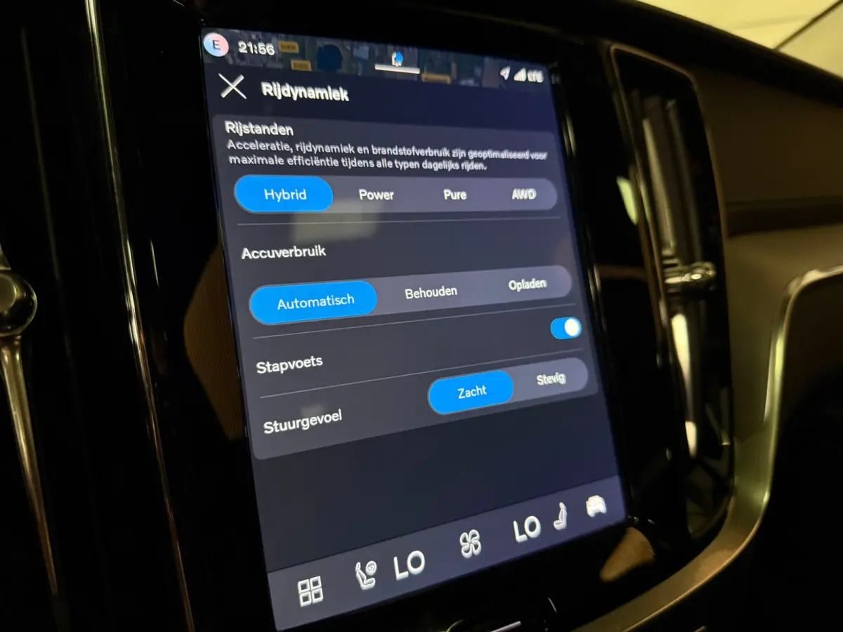 T6 AWD Recharge Ultra Dark | Trekhaak | 360 Camera | Schuifdak | Head-Up Display | Harman Kardon | Adaptieve Cruise Control | Stoelverwarming voor+achter | Stuurwielverwarming | Full LED Mee
