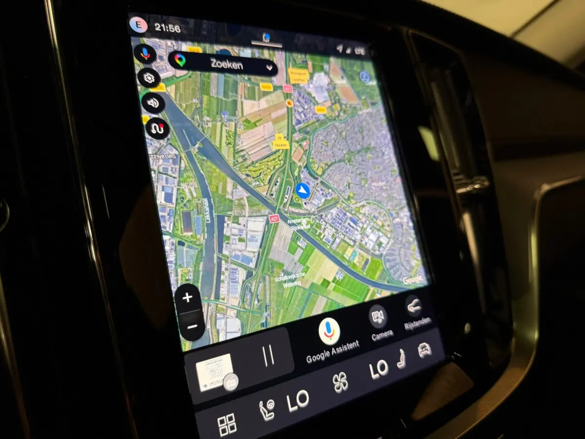 T6 AWD Recharge Ultra Dark | Trekhaak | 360 Camera | Schuifdak | Head-Up Display | Harman Kardon | Adaptieve Cruise Control | Stoelverwarming voor+achter | Stuurwielverwarming | Full LED Mee