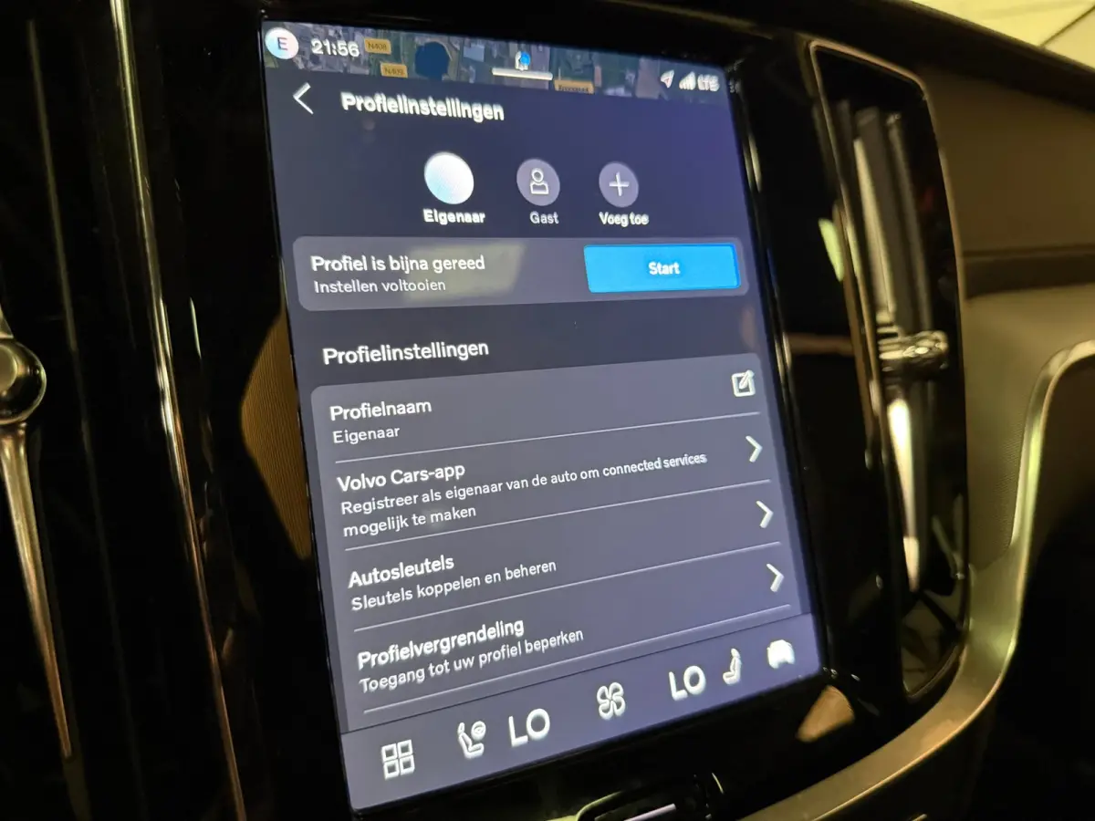T6 AWD Recharge Ultra Dark | Trekhaak | 360 Camera | Schuifdak | Head-Up Display | Harman Kardon | Adaptieve Cruise Control | Stoelverwarming voor+achter | Stuurwielverwarming | Full LED Mee