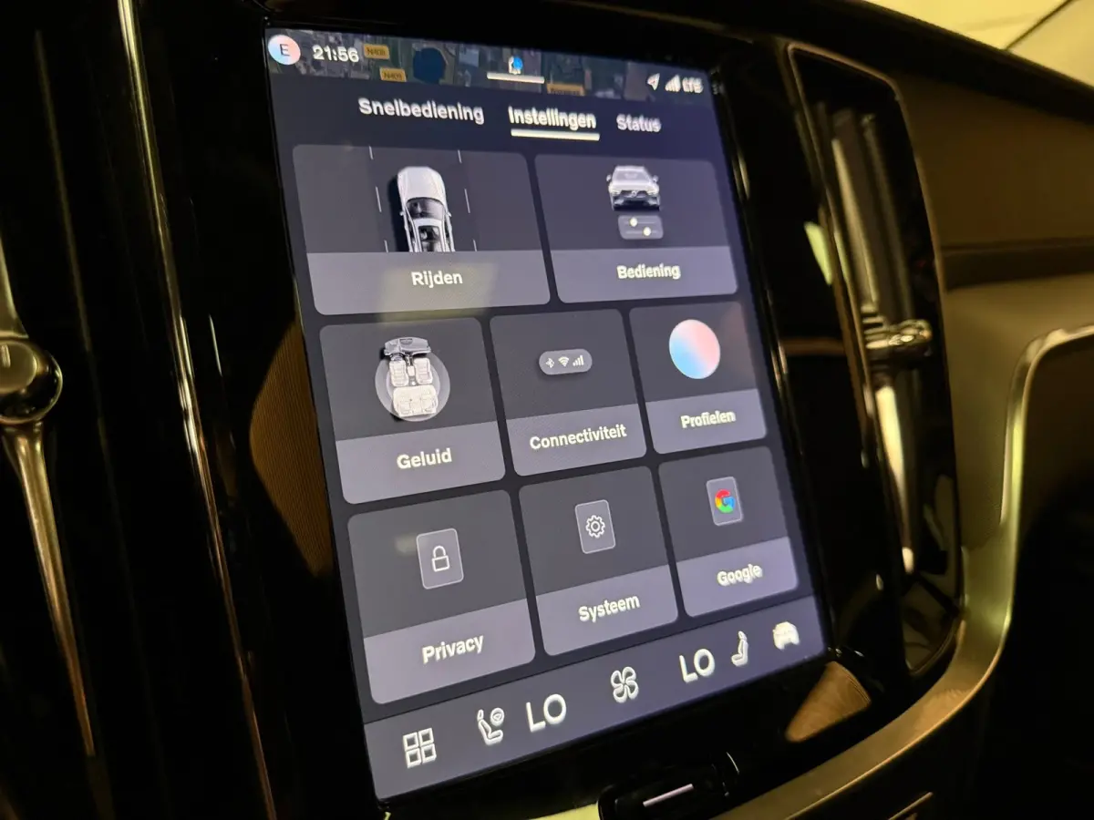 T6 AWD Recharge Ultra Dark | Trekhaak | 360 Camera | Schuifdak | Head-Up Display | Harman Kardon | Adaptieve Cruise Control | Stoelverwarming voor+achter | Stuurwielverwarming | Full LED Mee