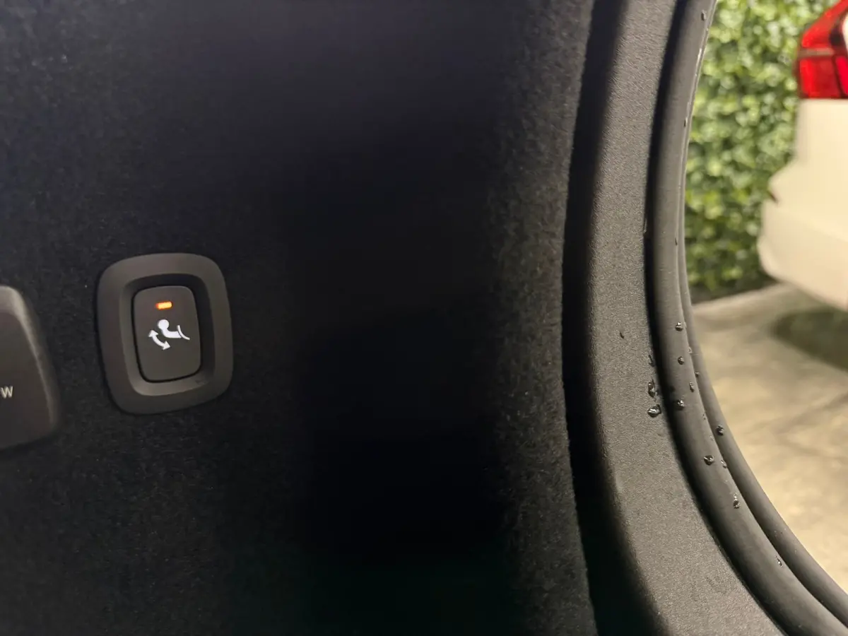 T6 AWD Recharge Ultra Dark | Trekhaak | 360 Camera | Schuifdak | Head-Up Display | Harman Kardon | Adaptieve Cruise Control | Stoelverwarming voor+achter | Stuurwielverwarming | Full LED Mee