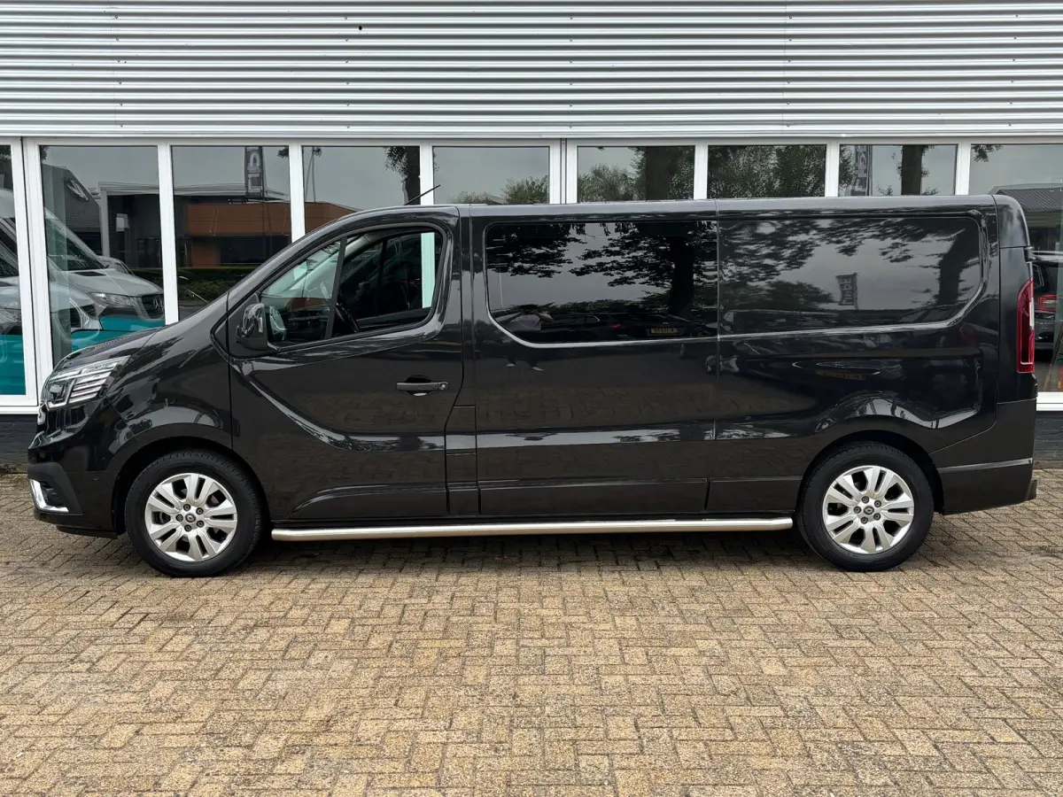 2.0 dCi 170 PK T29 L2H1 DC Luxe | Automaat | Trekhaak | 6 Zitplaatsen | Achterruitrij Camera
