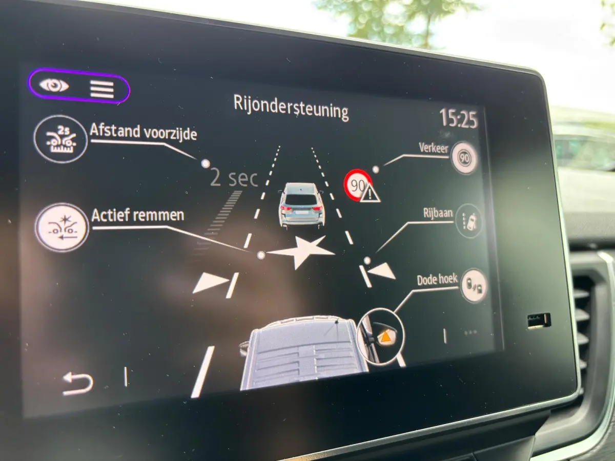 2.0 dCi 170 PK T29 L2H1 DC Luxe | Automaat | Trekhaak | 6 Zitplaatsen | Achterruitrij Camera