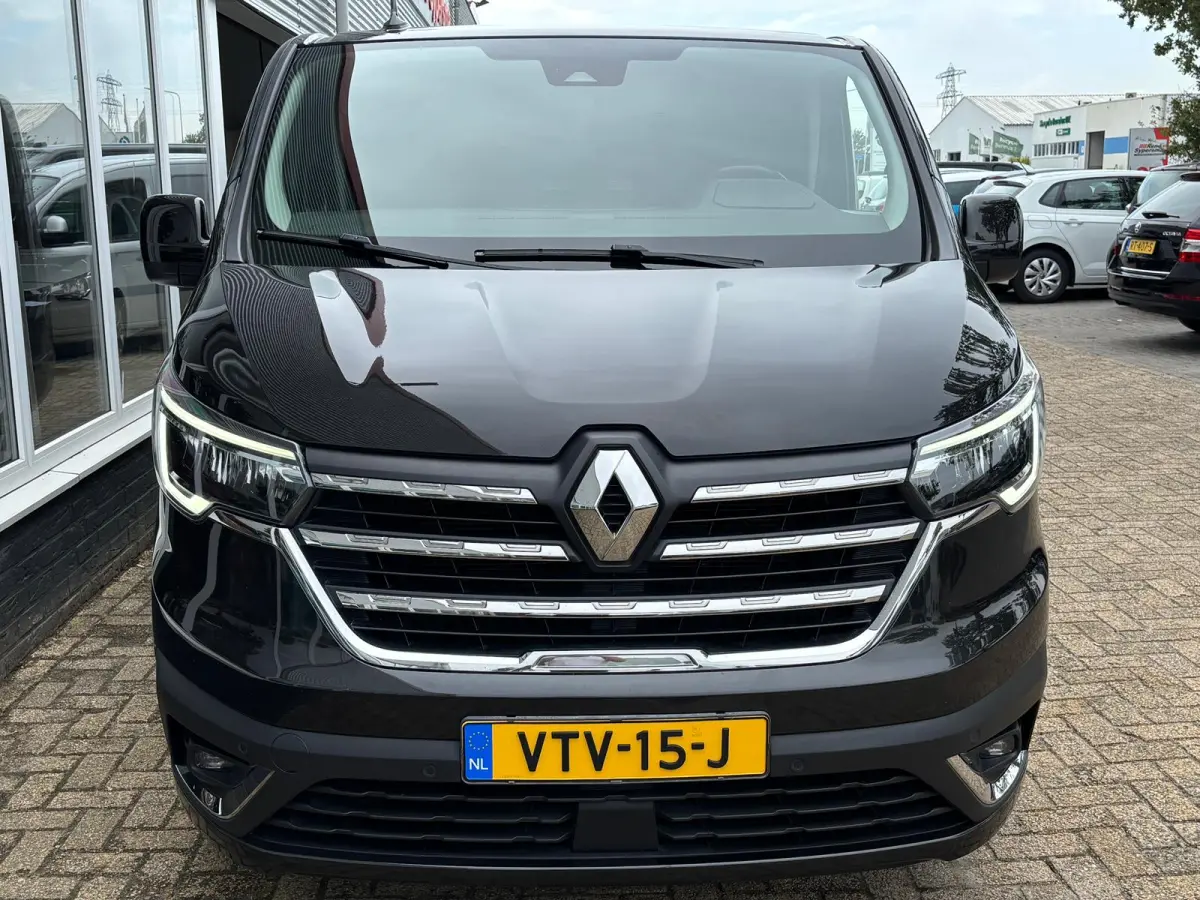 2.0 dCi 170 PK T29 L2H1 DC Luxe | Automaat | Trekhaak | 6 Zitplaatsen | Achterruitrij Camera