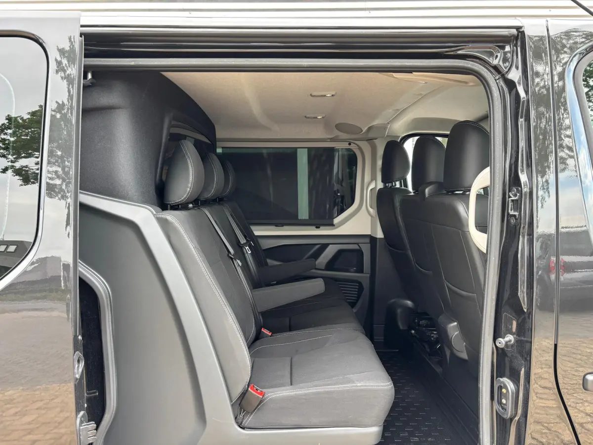 2.0 dCi 170 PK T29 L2H1 DC Luxe | Automaat | Trekhaak | 6 Zitplaatsen | Achterruitrij Camera
