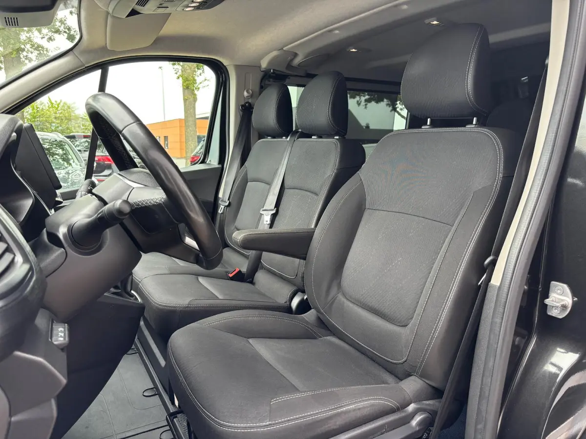 2.0 dCi 170 PK T29 L2H1 DC Luxe | Automaat | Trekhaak | 6 Zitplaatsen | Achterruitrij Camera
