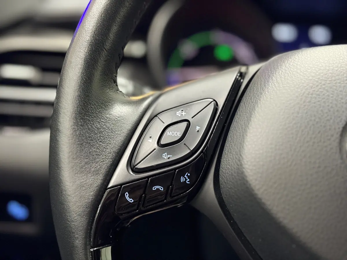 2.0 Hybrid Dynamic| Carplay|Led|Navigatie|Camera |ACC|Stoelverwarming + Stuur