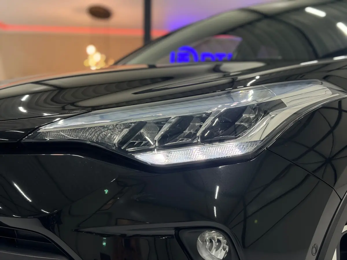 2.0 Hybrid Dynamic| Carplay|Led|Navigatie|Camera |ACC|Stoelverwarming + Stuur