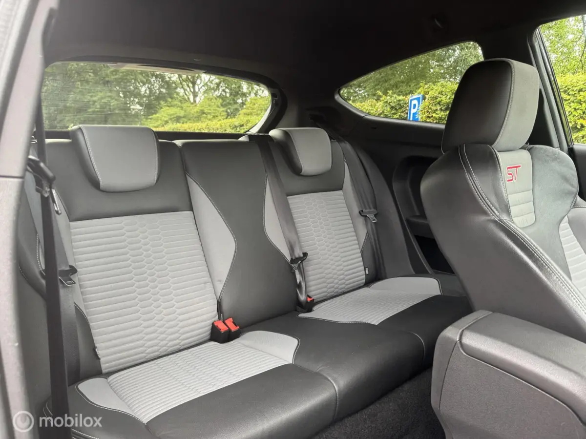1.6 ST 134KW/STLVW/PDC/NAVI/CAMERA/LMV/KEYLESS